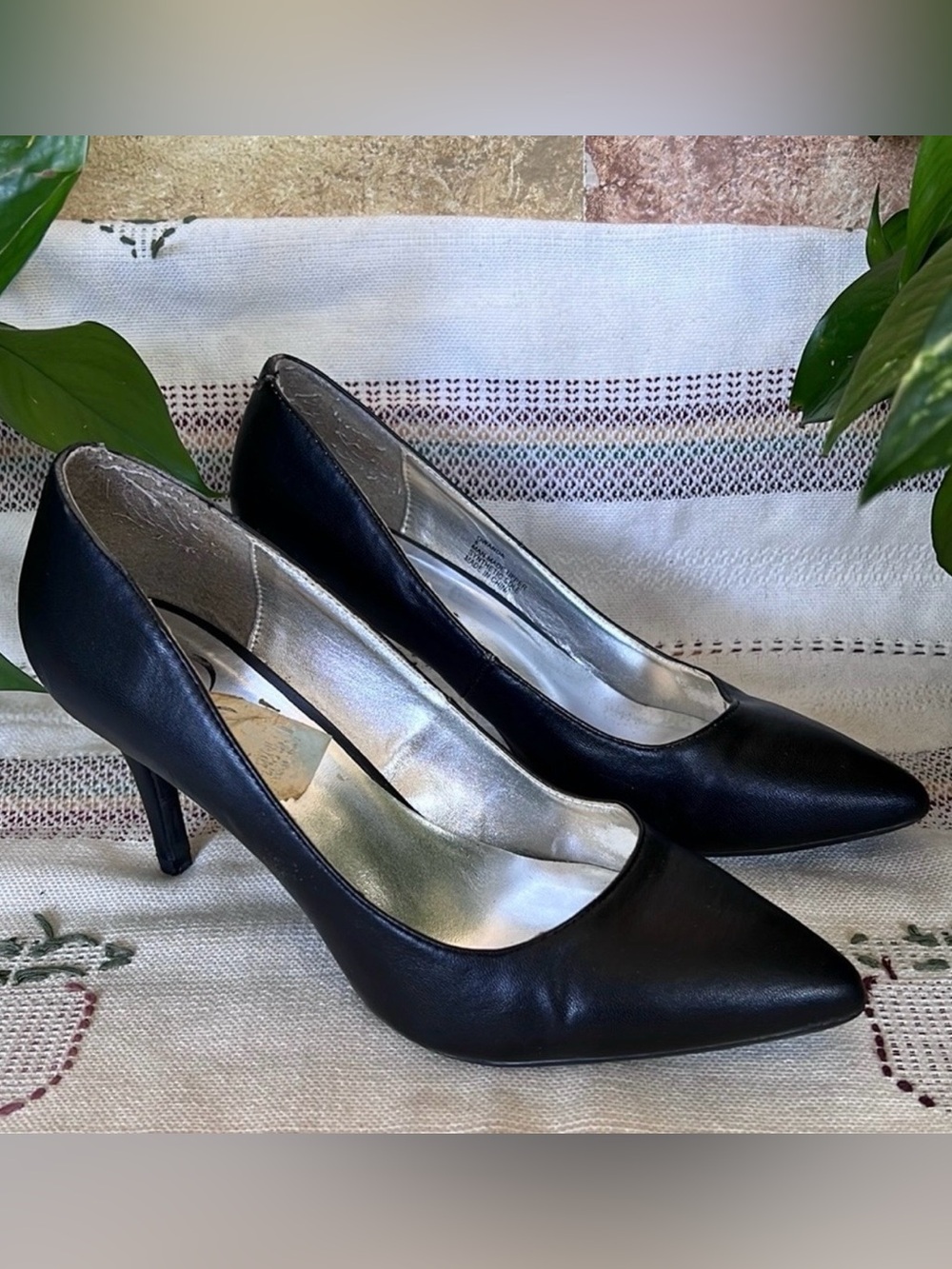 143 Girl Women’s Owanda Closed Pointy Toe Pump Black Slip-On Heels, Size 8